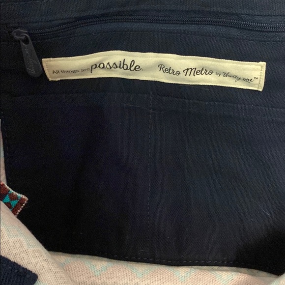 Tribal Patterned Red Tote Bag Retro Metro by Thirty-one All things are Possible - Picture 6 of 10